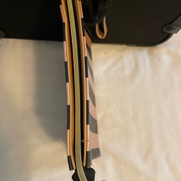 Betsey Johnson Clutch. Great for special events!  Excellent pre-owned condition. - Picture 4 of 6